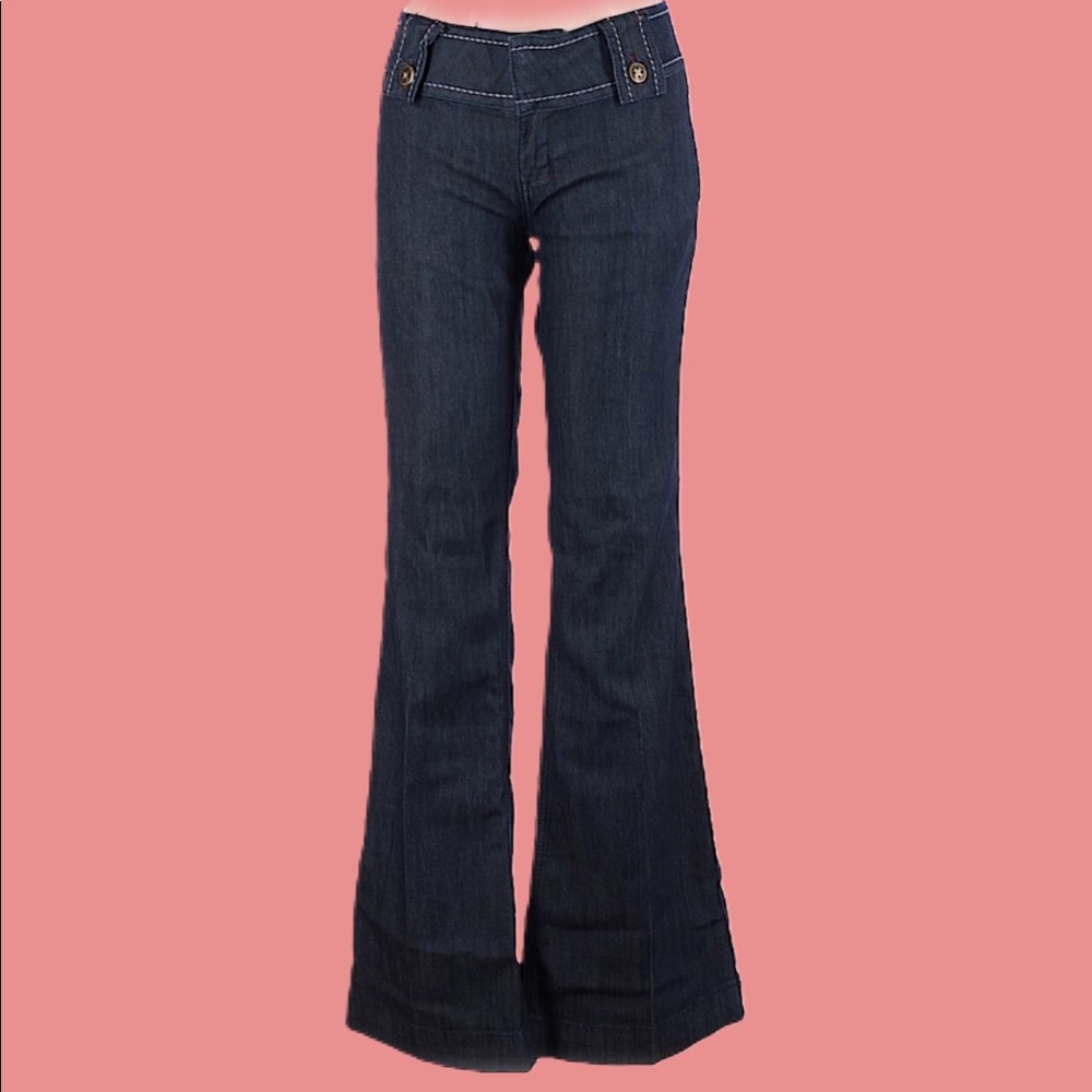 Tote flare jeans